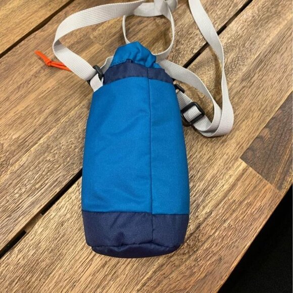 HIKING water carrier. Holds 1 litre. Quechua. Blue with red strap. New!! - Picture 8 of 8